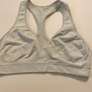 🌻🌻Under Armour Sport Bra great condition size M
